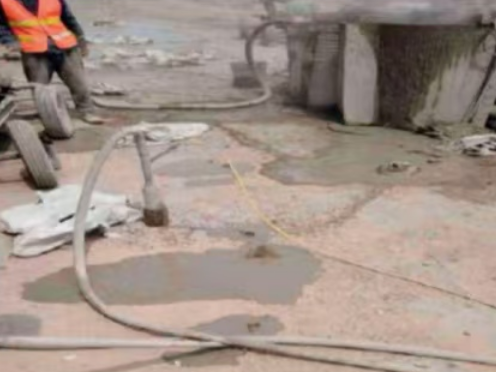 丰满水泥混凝土路面板底注浆技术 路面脱空注浆整治方案